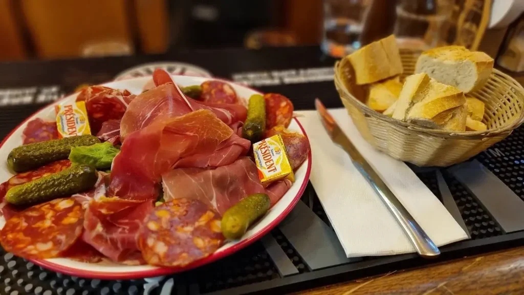 pub brasserie le village