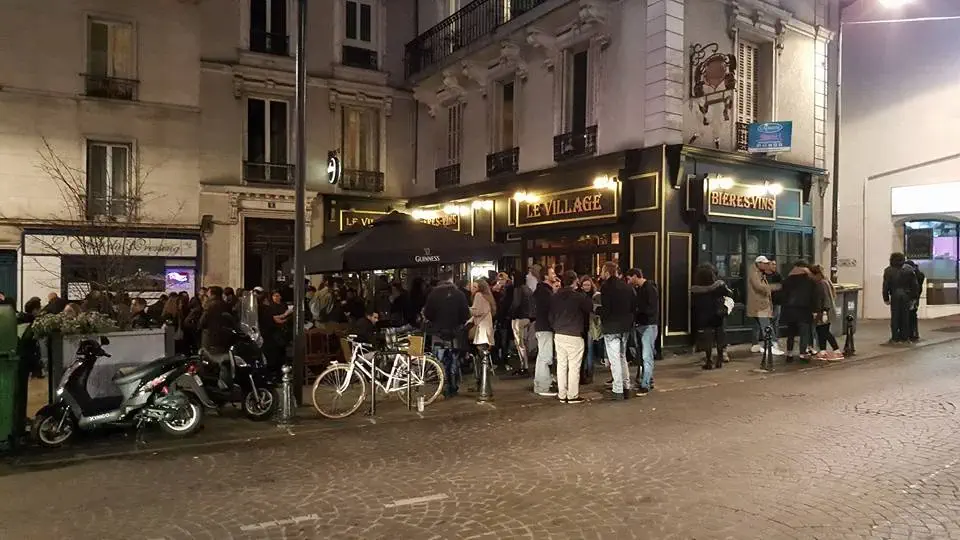 pub brasserie le village