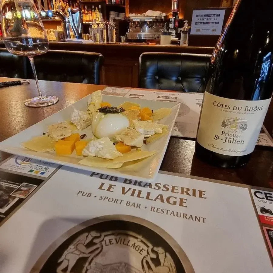 pub brasserie le village